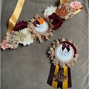 Maternity mommy to be baby shower belt & daddy to be pin